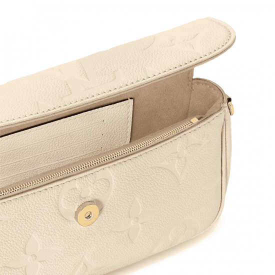 Wallet on Chain Ivy Cream Monogram Empreinte Leather M82210