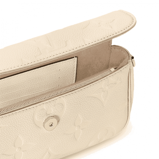 Wallet on Chain Ivy Cream Monogram Empreinte Leather M82210